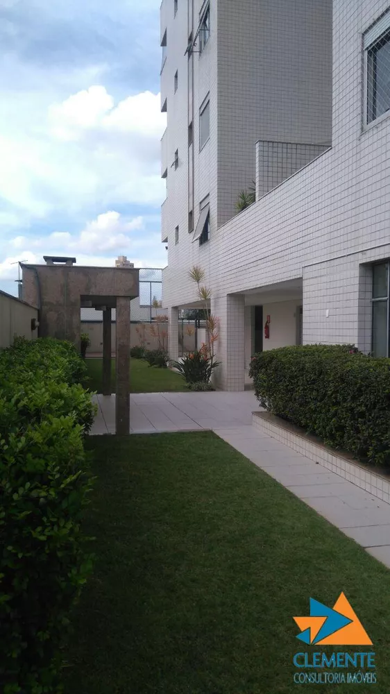 Apartamento à venda com 3 quartos, 105m² - Foto 1