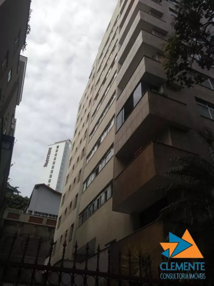 Apartamento à venda com 4 quartos, 200m² - Foto 1