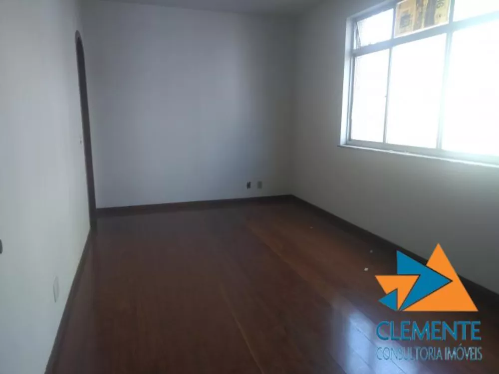 Apartamento à venda com 4 quartos, 200m² - Foto 2