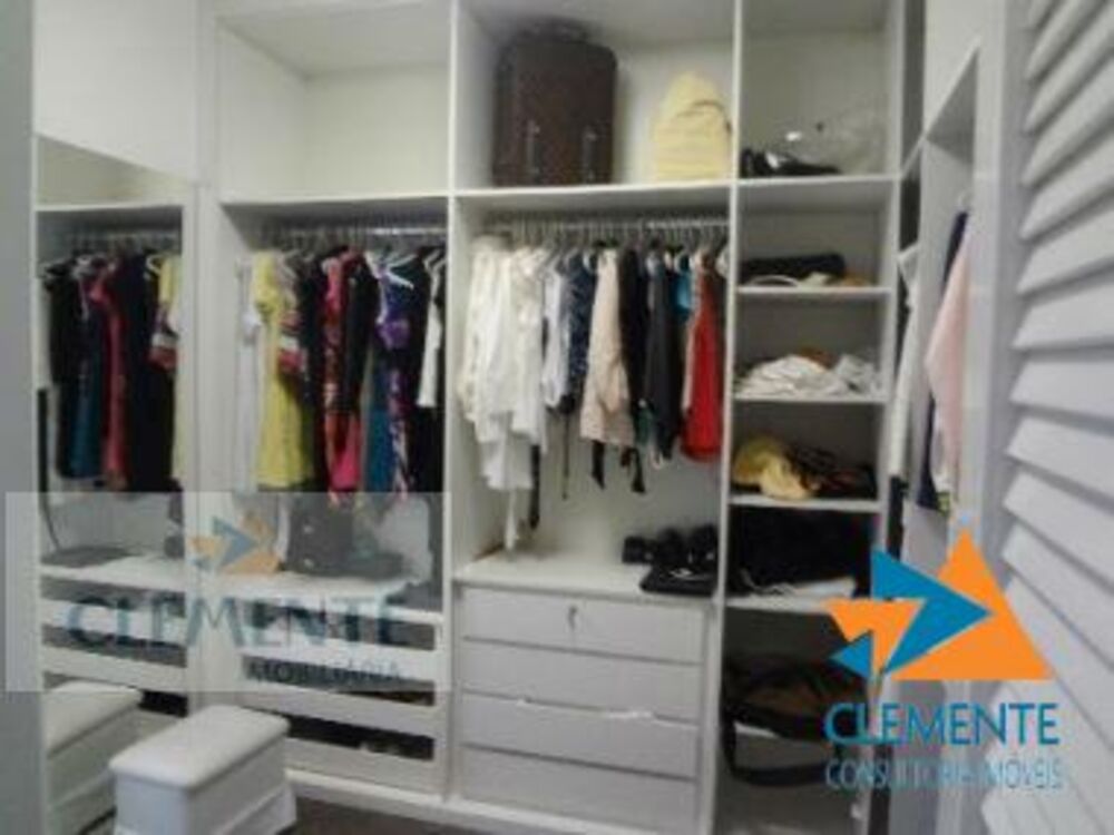 Apartamento à venda com 4 quartos, 220m² - Foto 2