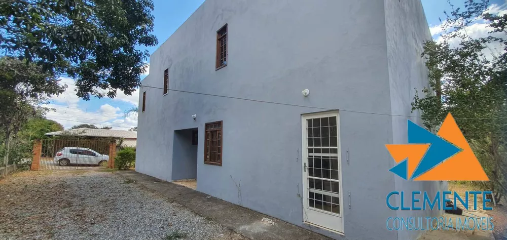 Casa de Condomínio à venda com 5 quartos, 200m² - Foto 3