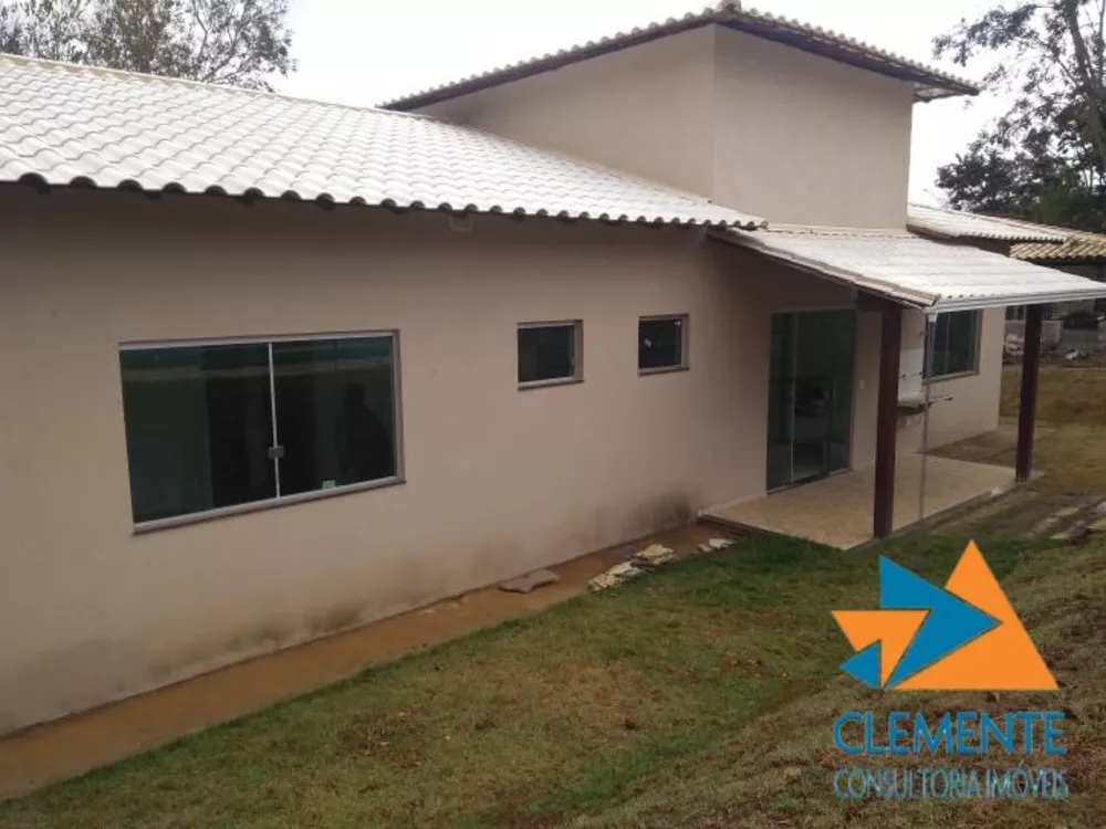 Casa de Condomínio à venda com 3 quartos, 140m² - Foto 2