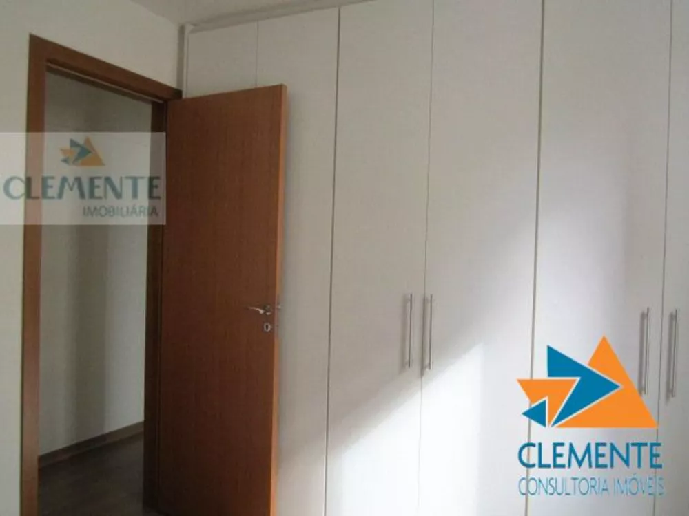 Apartamento à venda com 2 quartos, 70m² - Foto 2