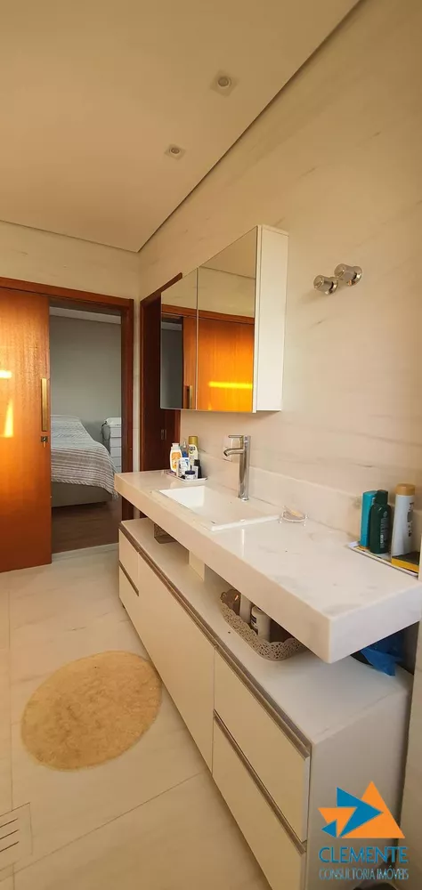 Casa de Condomínio à venda com 6 quartos, 471m² - Foto 1