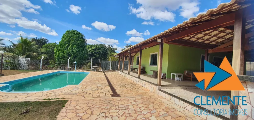 Casa de Condomínio à venda com 3 quartos, 200m² - Foto 2