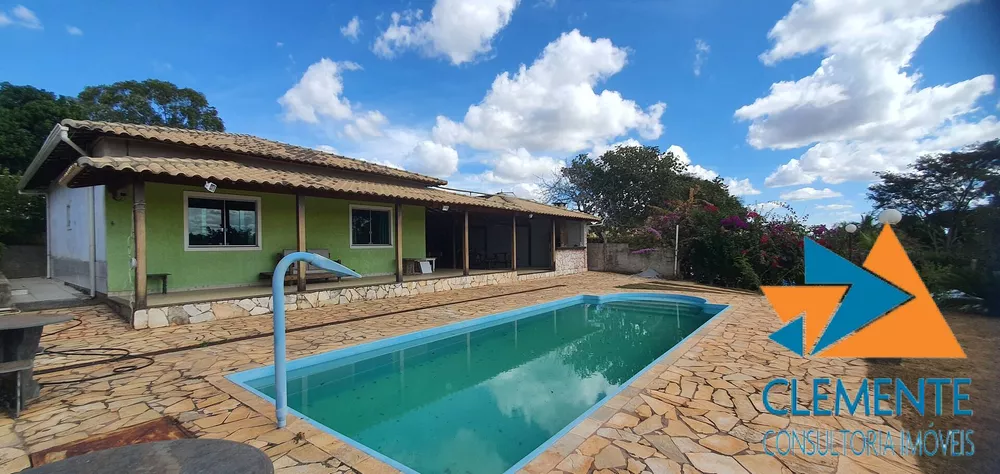 Casa de Condomínio à venda com 3 quartos, 200m² - Foto 1