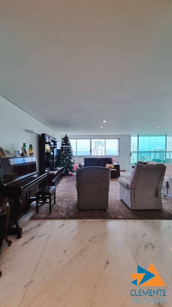 Apartamento à venda com 4 quartos, 222m² - Foto 1