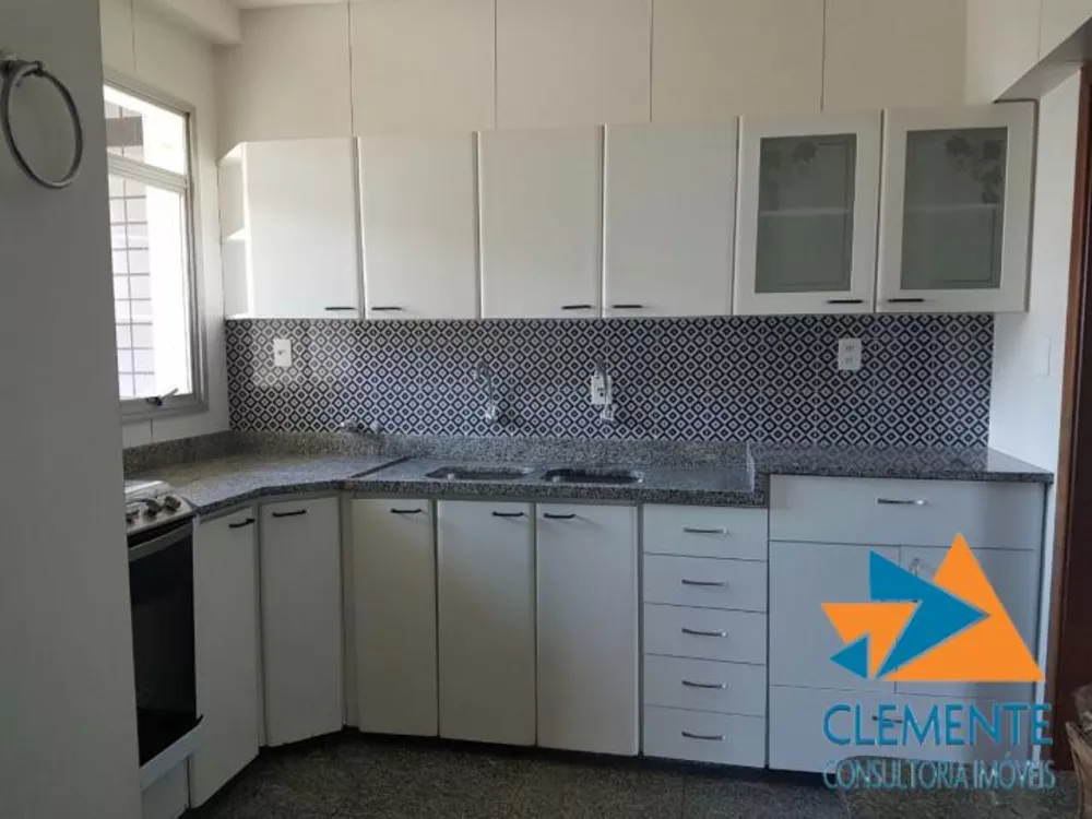 Cobertura à venda com 3 quartos, 270m² - Foto 4