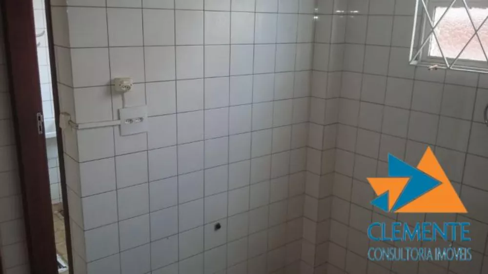 Apartamento à venda com 3 quartos, 70m² - Foto 3