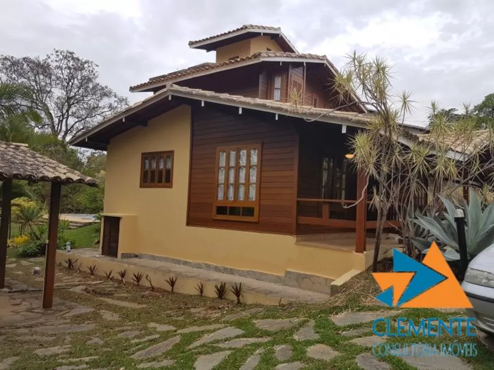 Casa de Condomínio à venda com 4 quartos, 280m² - Foto 1