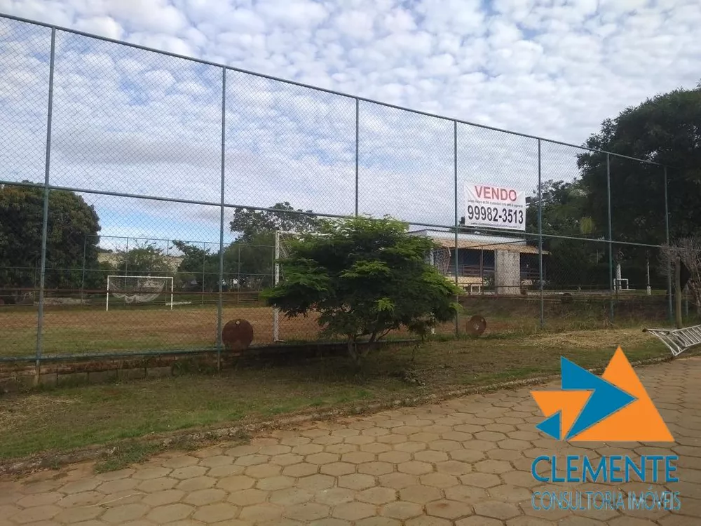 Casa de Condomínio à venda com 3 quartos, 200m² - Foto 2