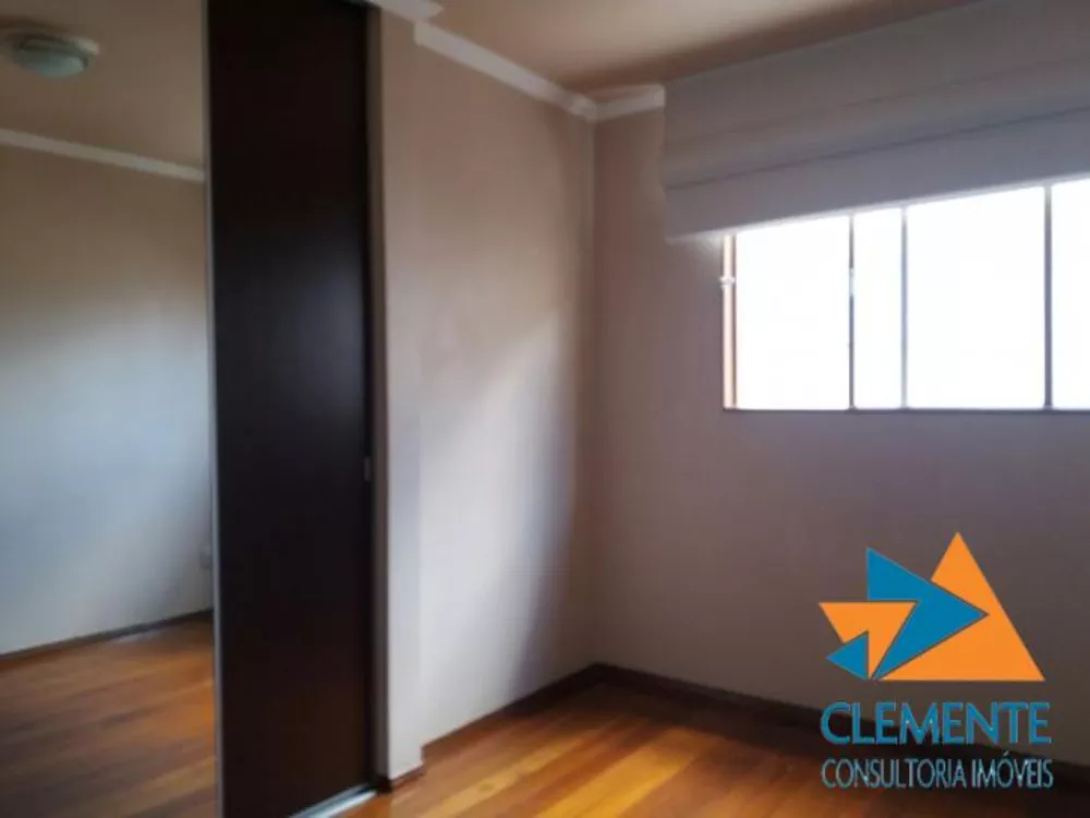 Apartamento à venda com 2 quartos, 75m² - Foto 2