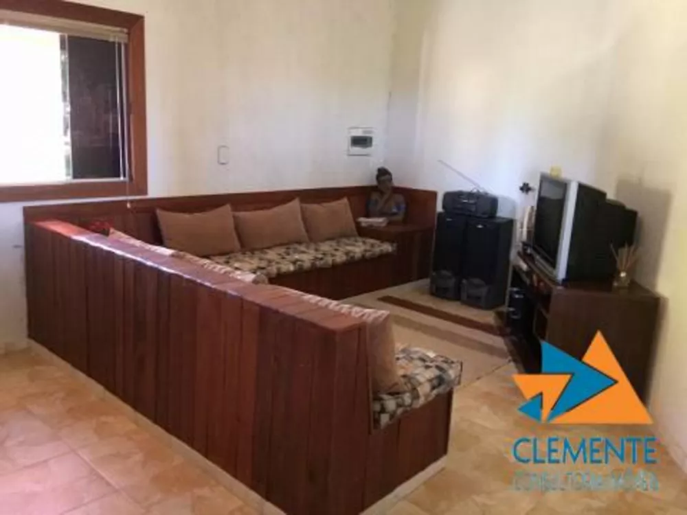 Casa de Condomínio à venda com 3 quartos, 300m² - Foto 3