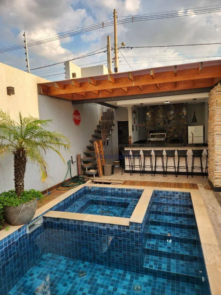 Casa, 3 quartos, 200 m² - Foto 2