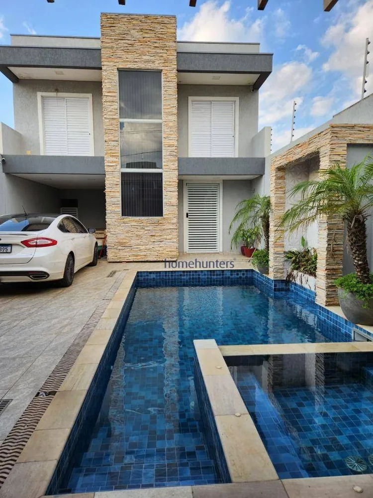 Casa, 3 quartos, 200 m² - Foto 1