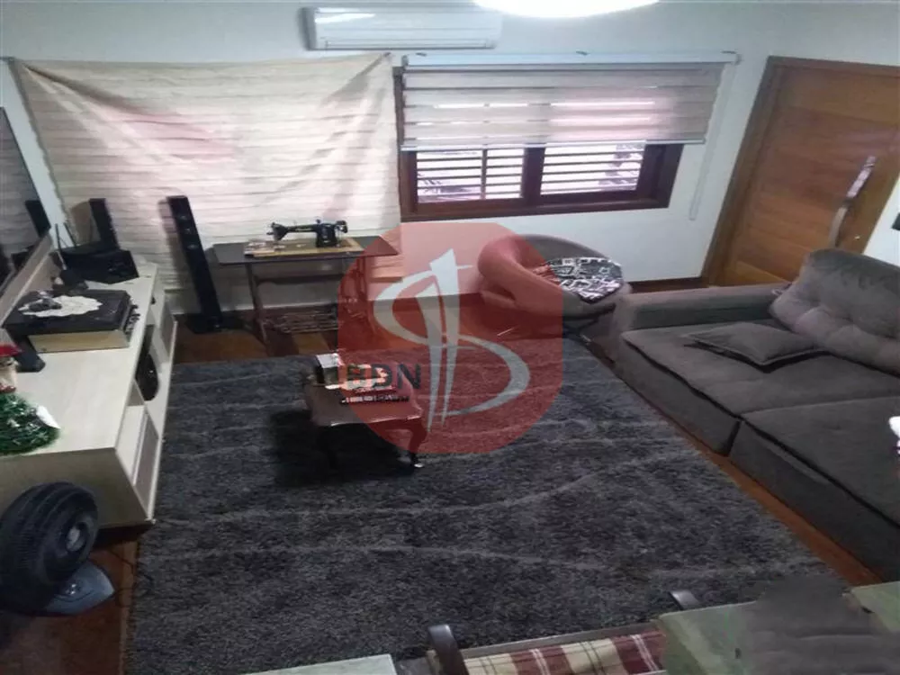 Sobrado à venda com 3 quartos, 150m² - Foto 1