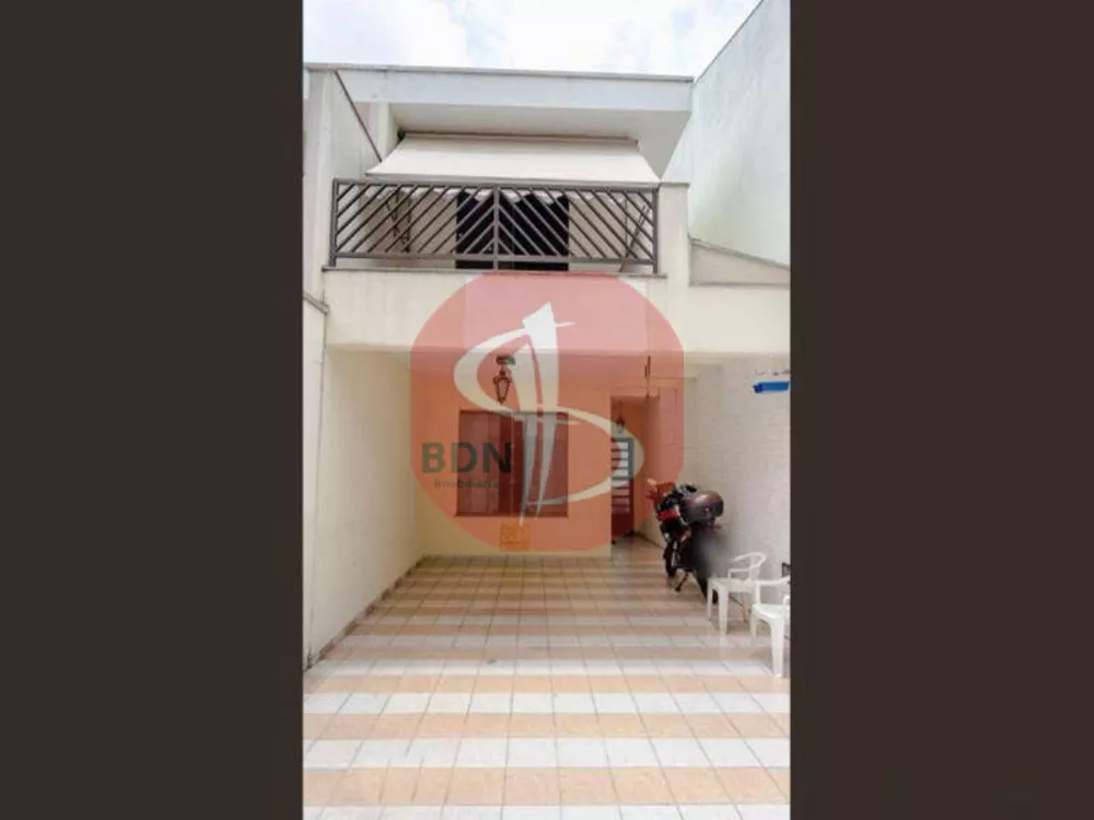 Sobrado à venda com 4 quartos, 220m² - Foto 1