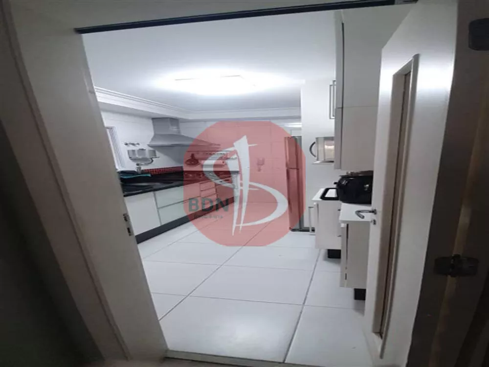 Apartamento à venda com 3 quartos, 108m² - Foto 2