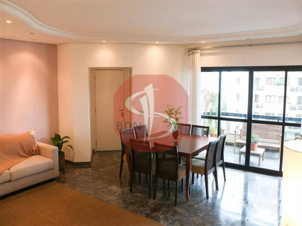 Apartamento à venda com 3 quartos, 137m² - Foto 2