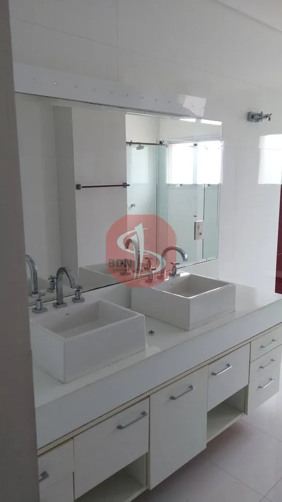 Casa, 4 quartos, 270 m² - Foto 2