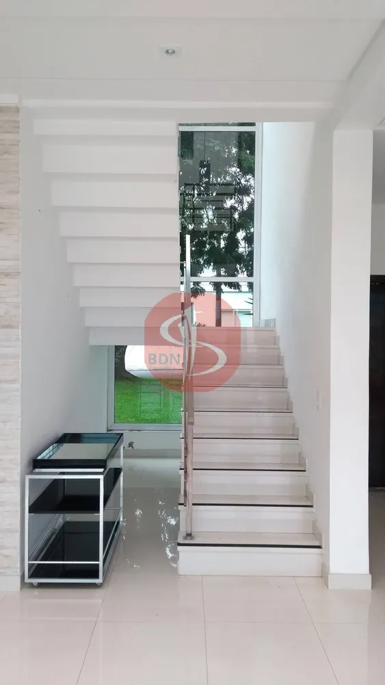 Casa, 4 quartos, 270 m² - Foto 8