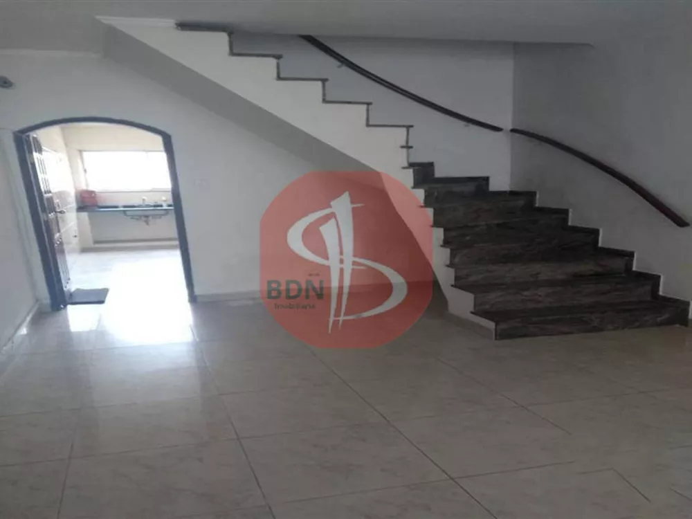 Sobrado à venda com 3 quartos, 140m² - Foto 1