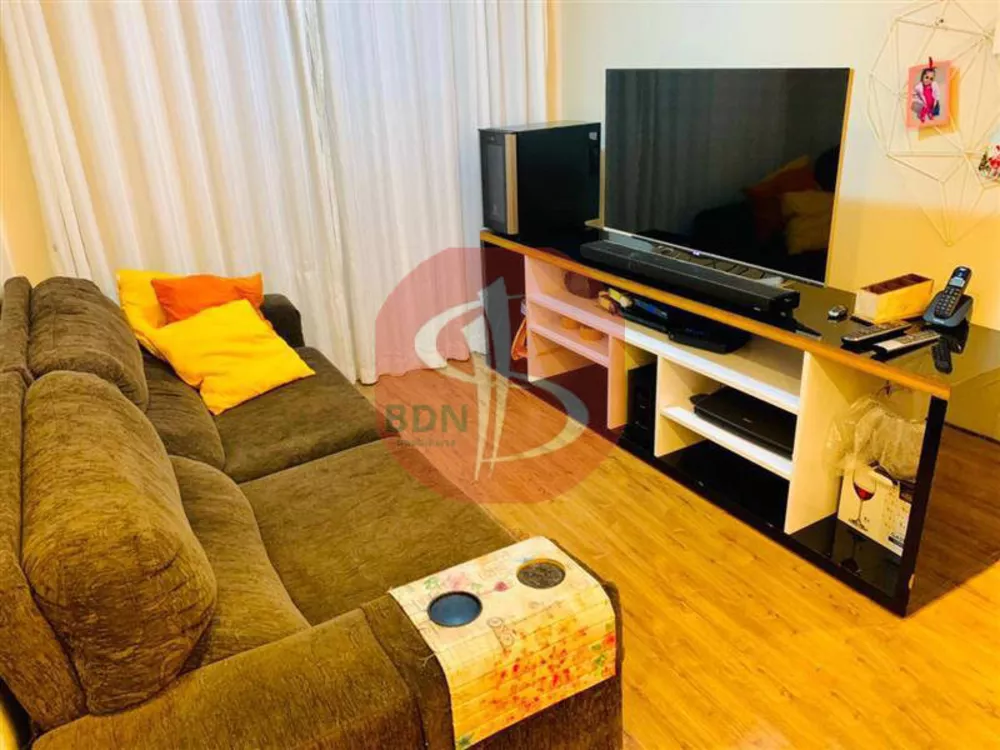 Apartamento à venda com 2 quartos, 65m² - Foto 1