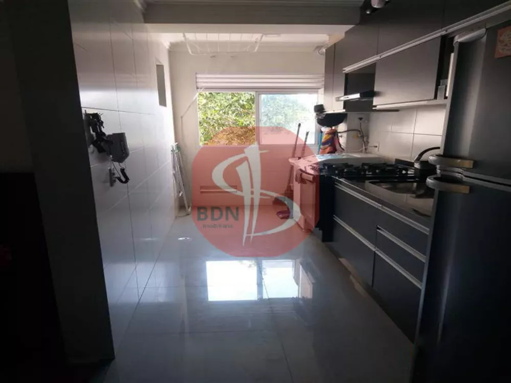 Apartamento à venda com 3 quartos, 68m² - Foto 2