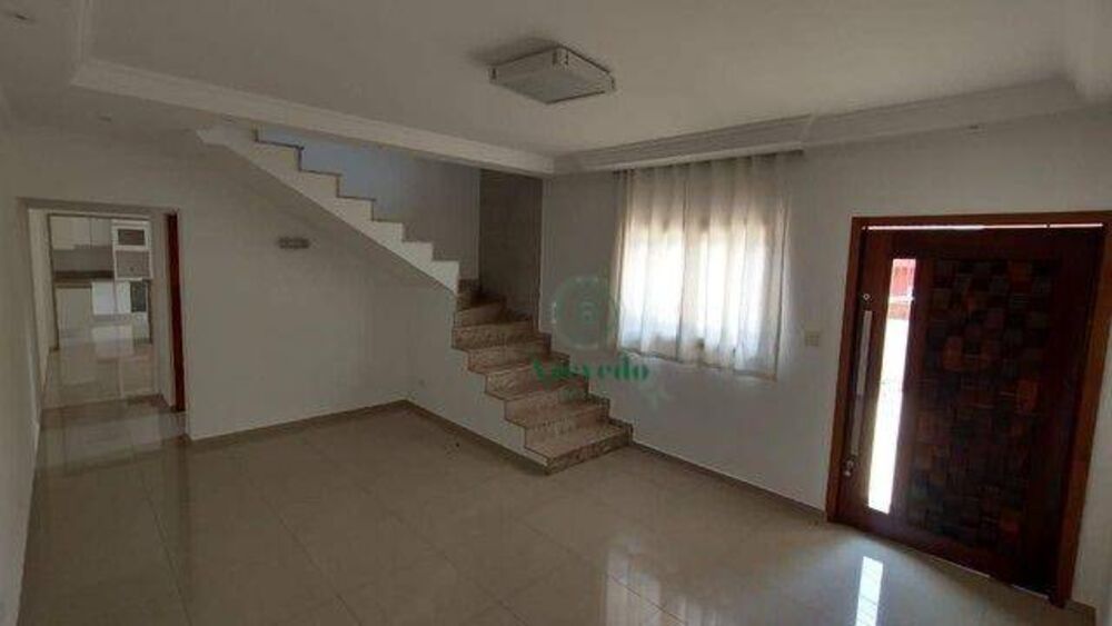 Sobrado à venda com 3 quartos, 200m² - Foto 2