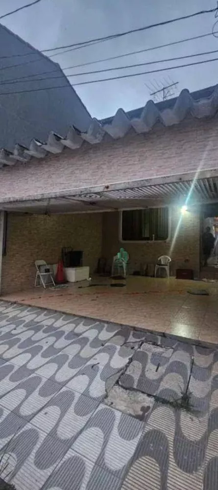 Sobrado à venda com 3 quartos, 200m² - Foto 1