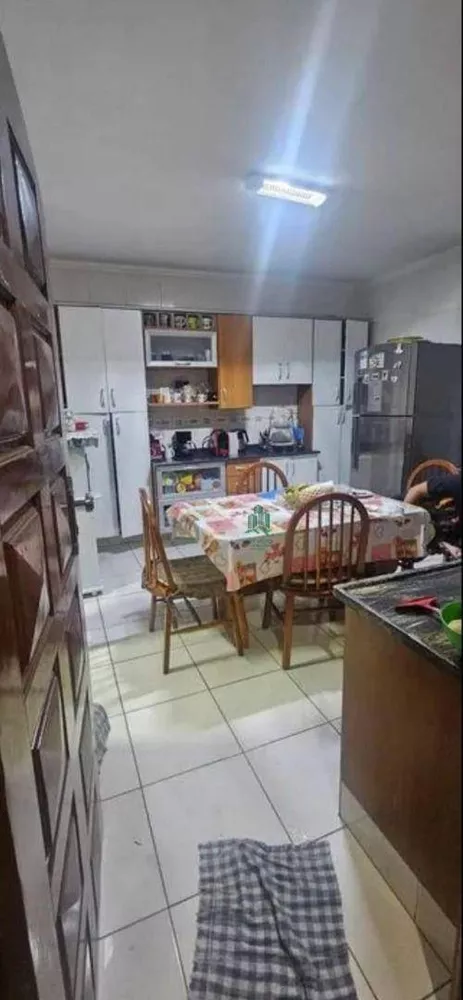 Sobrado à venda com 3 quartos, 200m² - Foto 3