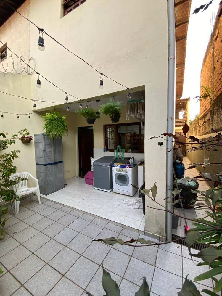 Sobrado à venda com 2 quartos, 110m² - Foto 3