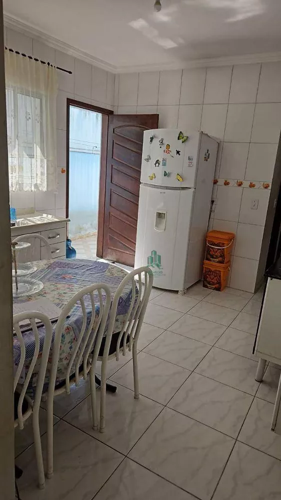 Casa à venda com 2 quartos, 92m² - Foto 4