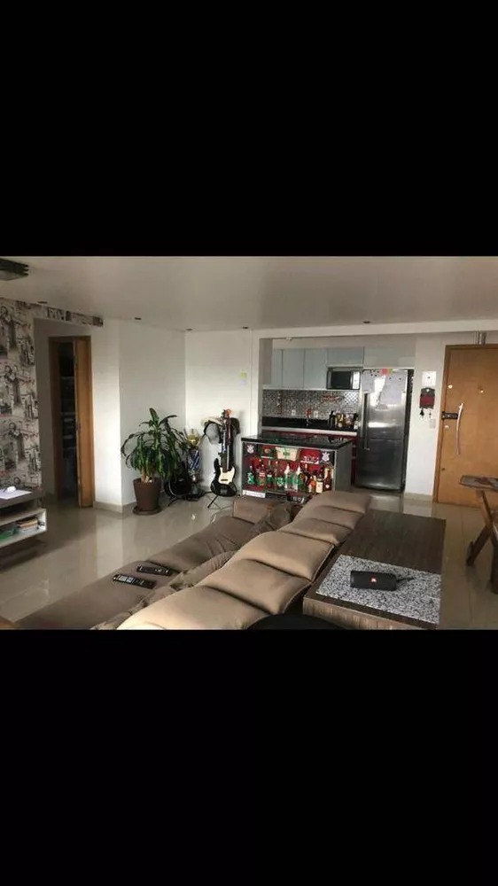 Apartamento à venda com 2 quartos, 72m² - Foto 1