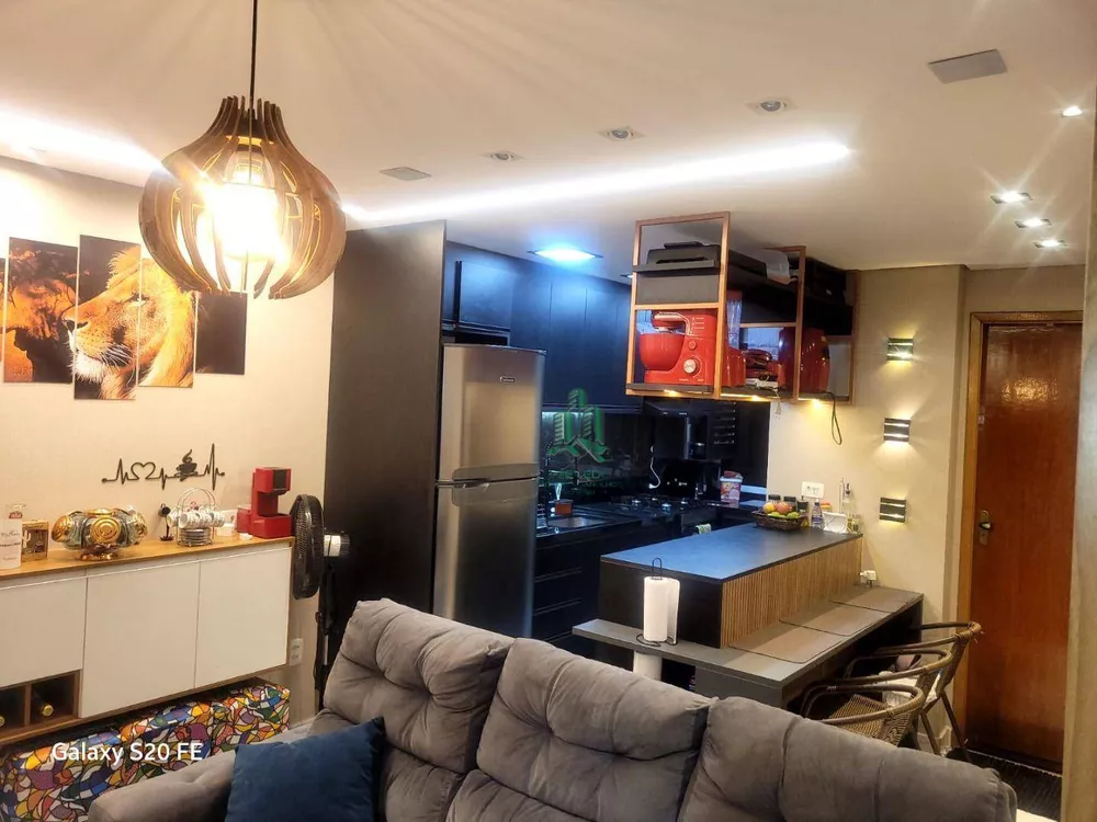 Apartamento à venda com 2 quartos, 42m² - Foto 2