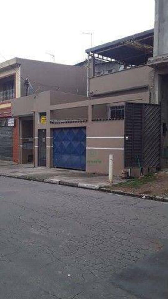 Casa à venda com 4 quartos, 260m² - Foto 2