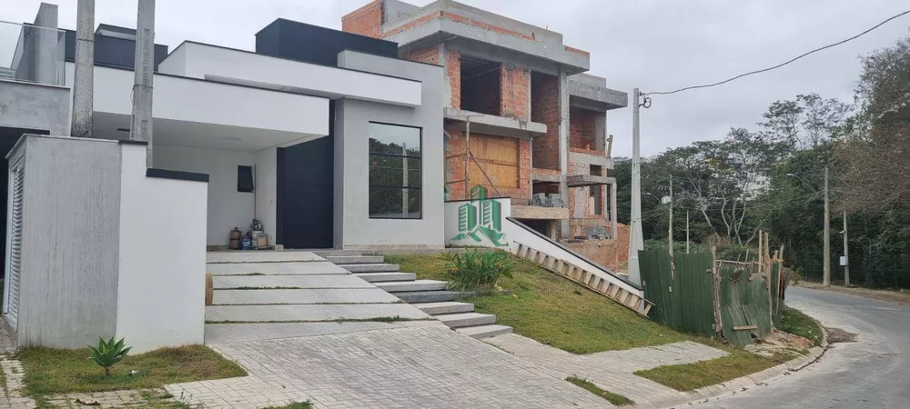 Casa de Condomínio à venda com 3 quartos, 150m² - Foto 1