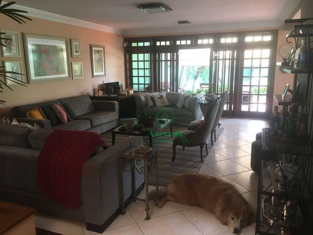 Sobrado à venda com 3 quartos, 500m² - Foto 1