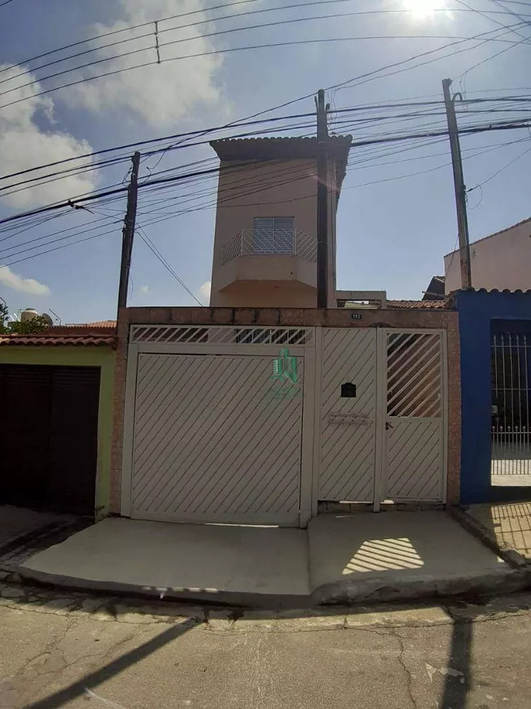 Sobrado à venda com 3 quartos, 200m² - Foto 1