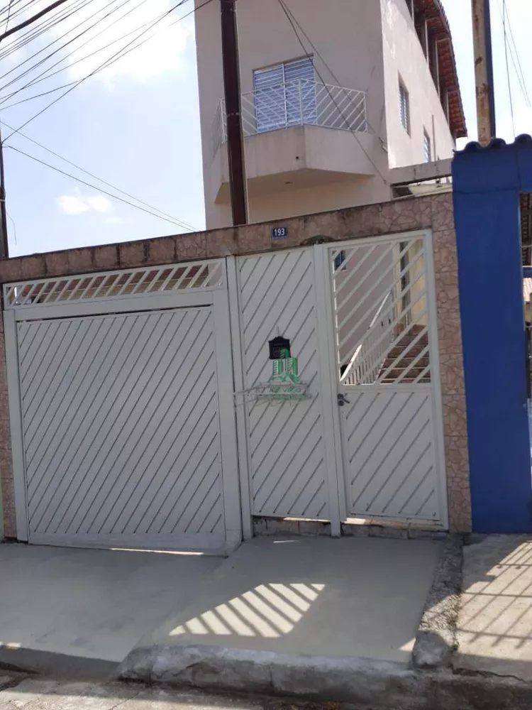 Sobrado à venda com 3 quartos, 200m² - Foto 2