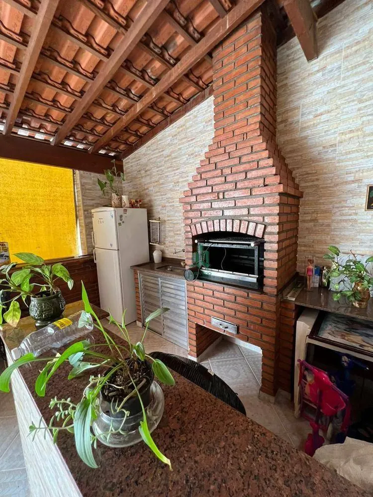 Casa, 3 quartos, 250 m² - Foto 1