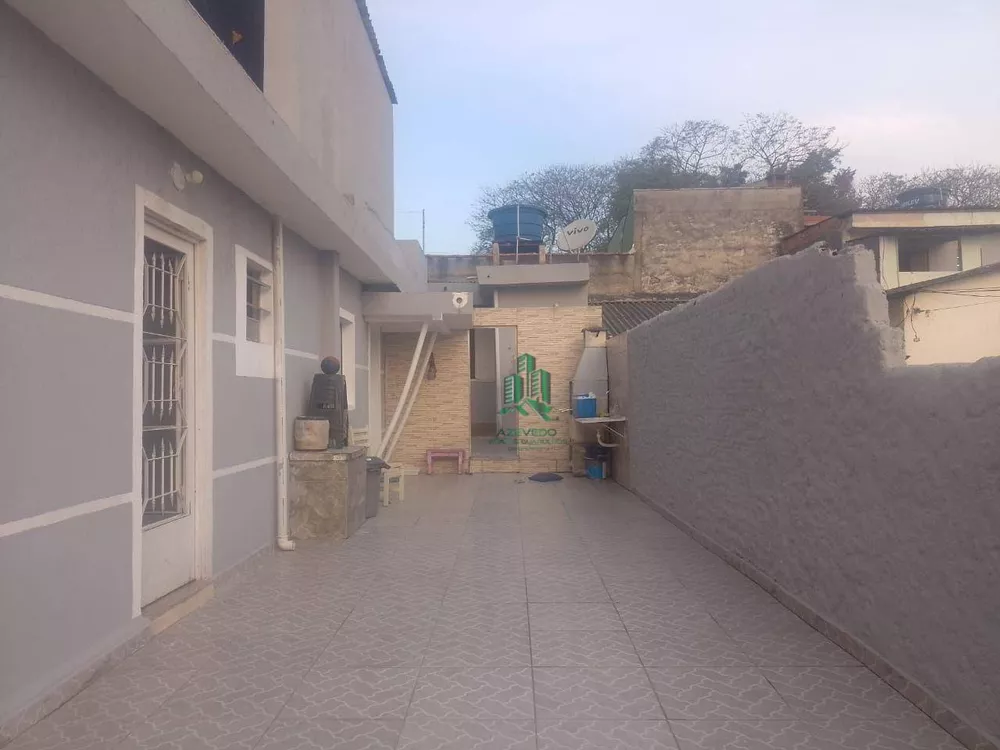 Sobrado à venda com 3 quartos, 200m² - Foto 2