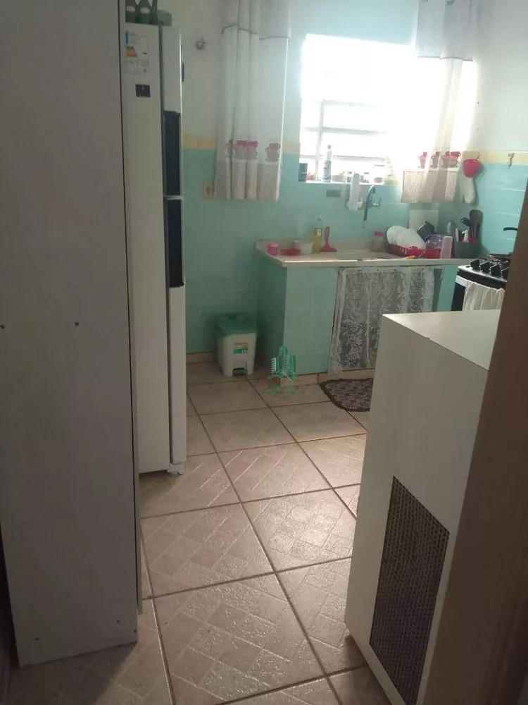 Casa à venda com 3 quartos, 250m² - Foto 4