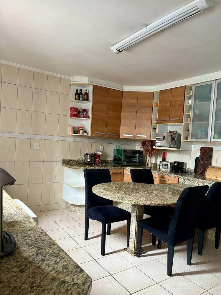 Casa, 4 quartos, 212 m² - Foto 9