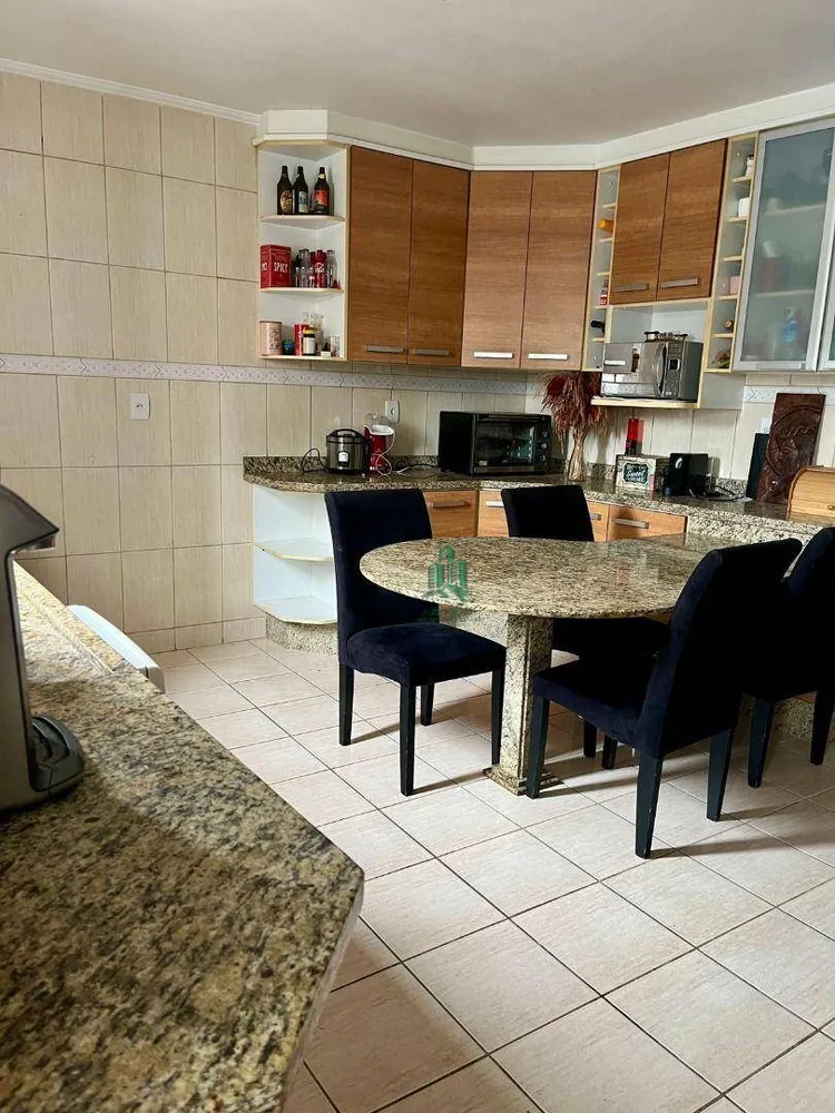 Casa, 4 quartos, 212 m² - Foto 19