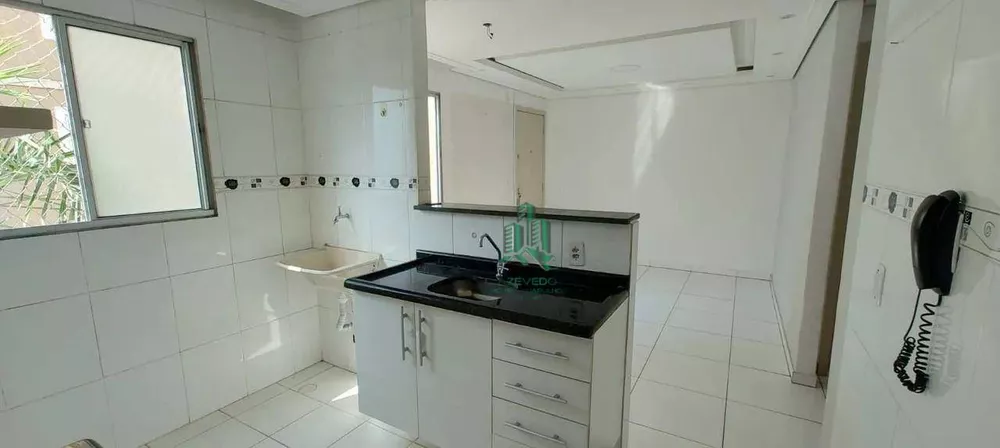 Apartamento à venda com 2 quartos, 42m² - Foto 4