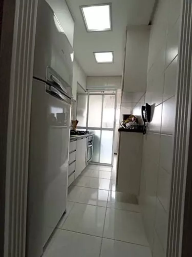 Apartamento à venda com 3 quartos, 64m² - Foto 2