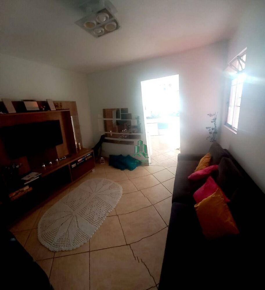 Casa à venda com 2 quartos, 250m² - Foto 2