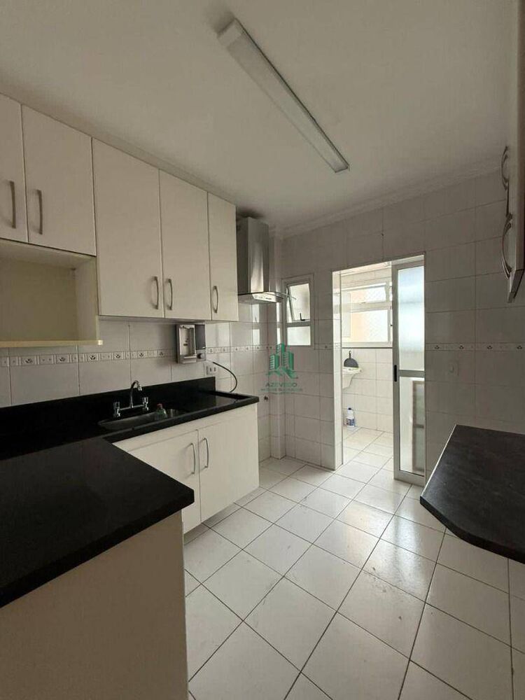 Apartamento à venda com 3 quartos, 93m² - Foto 2