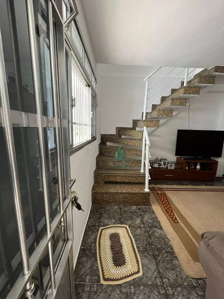 Sobrado à venda com 3 quartos, 220m² - Foto 3